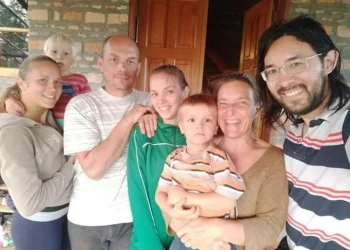 2018 - MPK com familia alemã em sítio no Paraguai